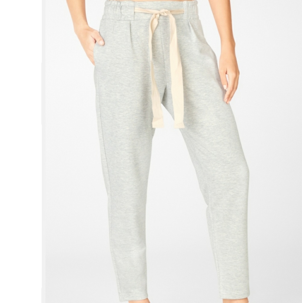 FABLETICS EMERY TAPERED  PANTS SZ M NEW WITH TAG.